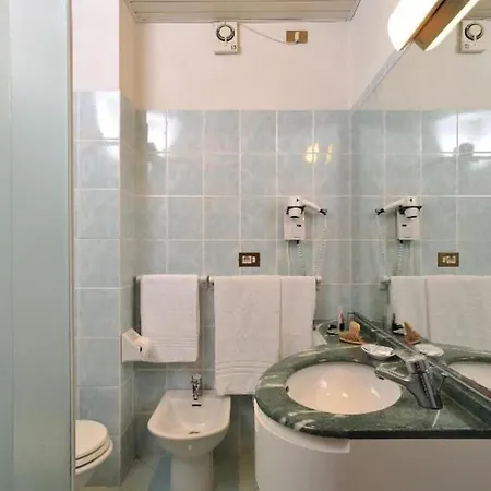 Ausonia Hotel 3*