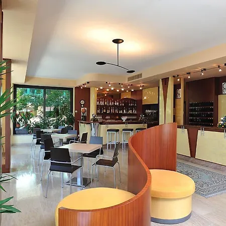 Ausonia Hotel 3*