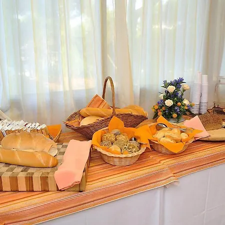 Ausonia Hotel 3*