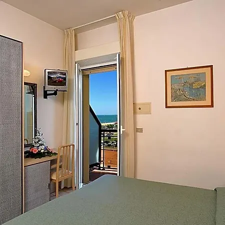 Ausonia 3*