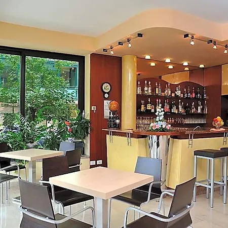 Ausonia Hotel 3*